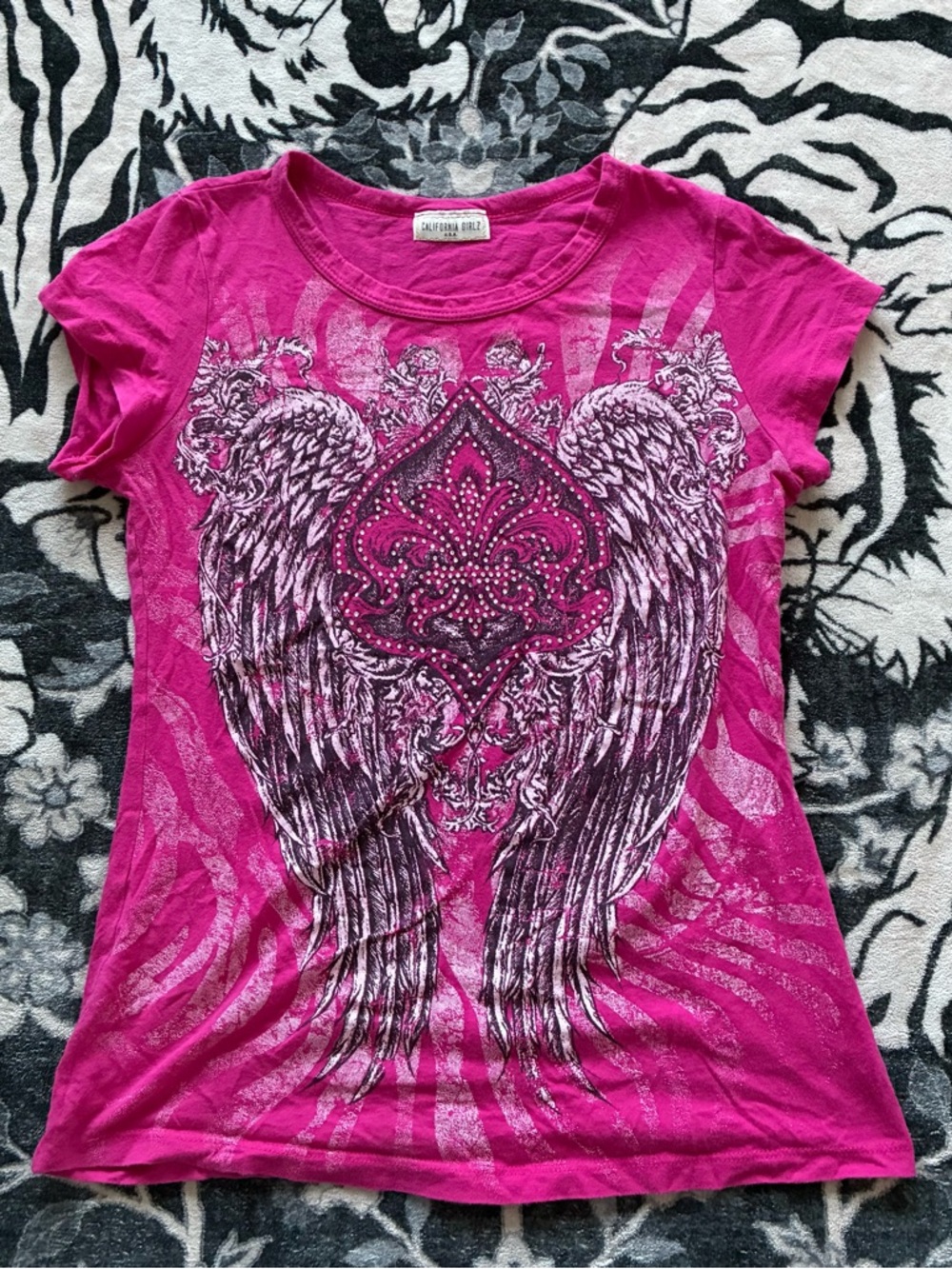 015 - WOMENS Y2K CALIFORNIA GIRLZ AFFLICTION STYLE ANGEL WINGS T SHIRT